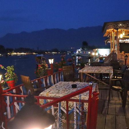 Chicago Group Of Houseboats Hotel ศรีนาการ์ ภายนอก รูปภาพ