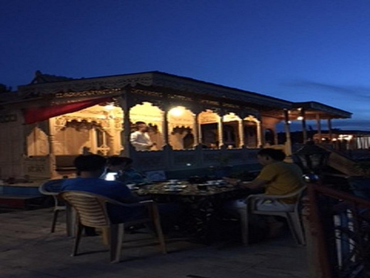 Chicago Group Of Houseboats Hotel ศรีนาการ์ ภายนอก รูปภาพ