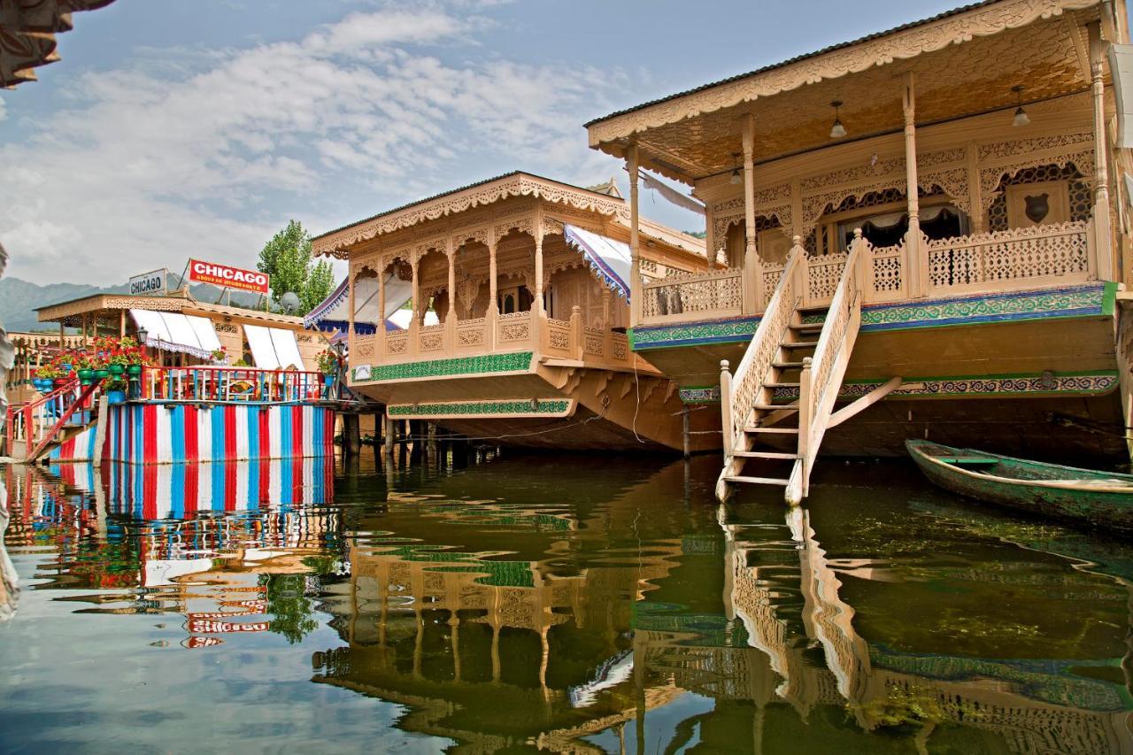 Chicago Group Of Houseboats Hotel ศรีนาการ์ ภายนอก รูปภาพ