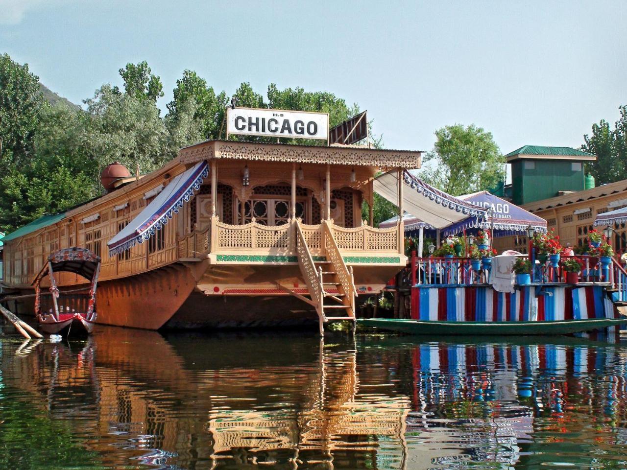 Chicago Group Of Houseboats Hotel ศรีนาการ์ ภายนอก รูปภาพ